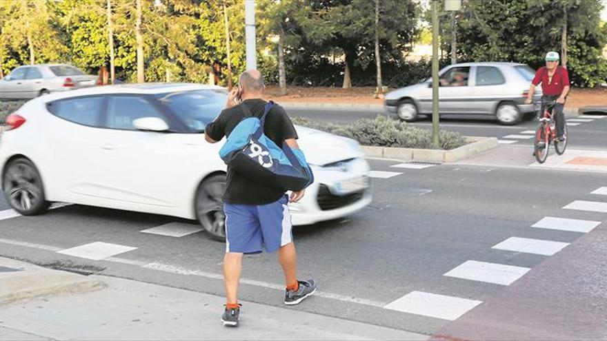 Peatones y ciclistas piden reducir velocidad en las rondas tras los recientes atropellos