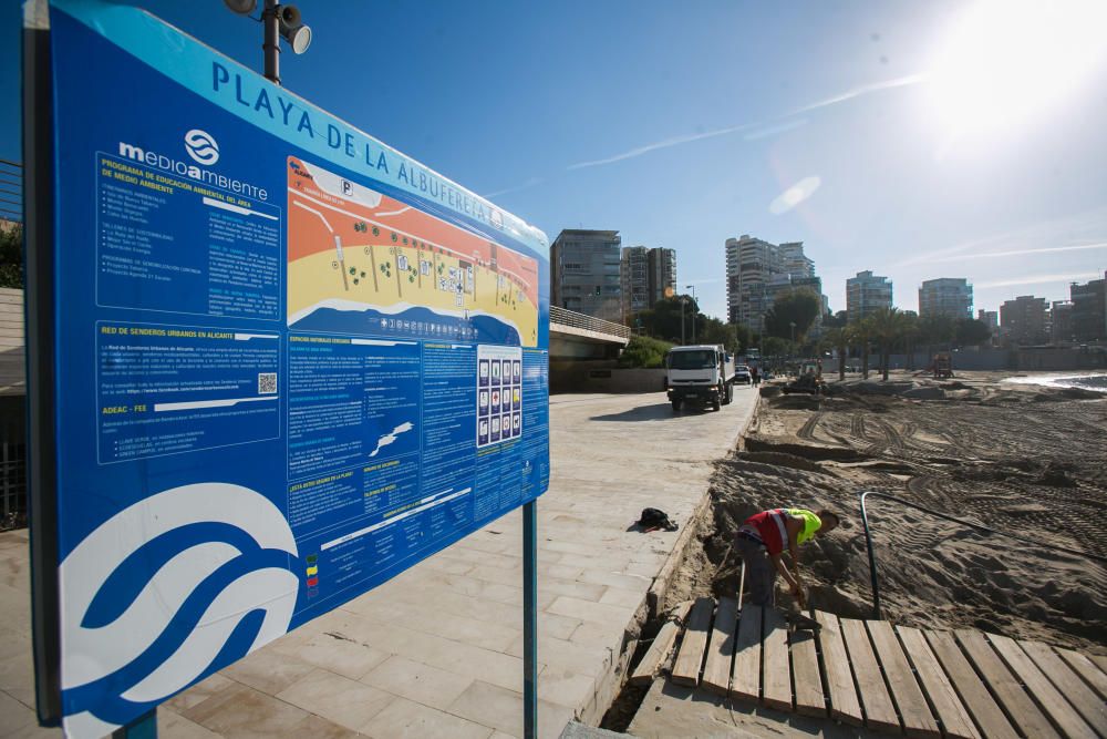 Suciedad en la playa de la Albufereta tras la riada