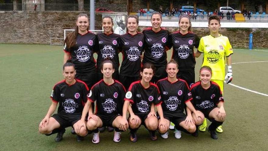 El once inicial de las unionistas, ayer en Lugo. // FdV