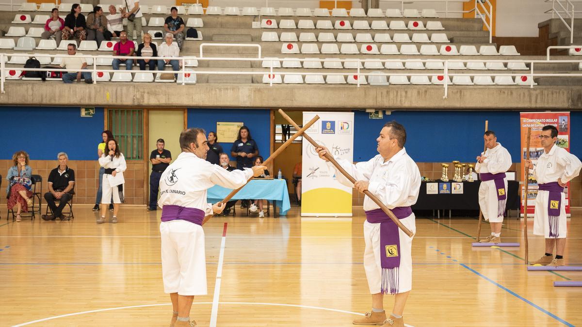 100 garrotistas en la competición del III Campeonato de Lucha del Garrote Adaptada de Gran Canaria