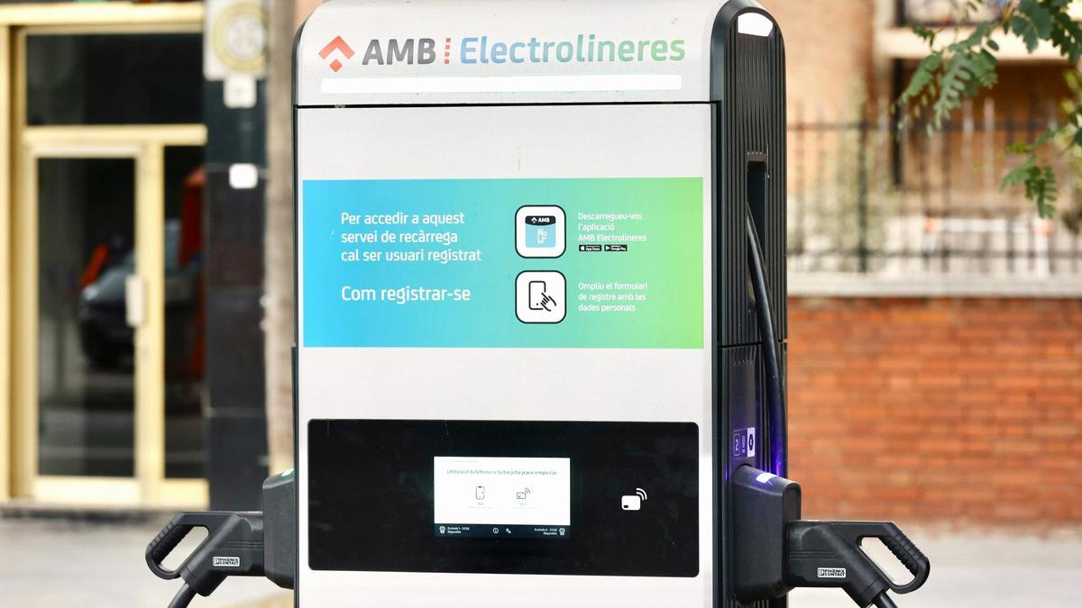 Electrolinera del AMB instalada en Sant Boi de Llobregat.