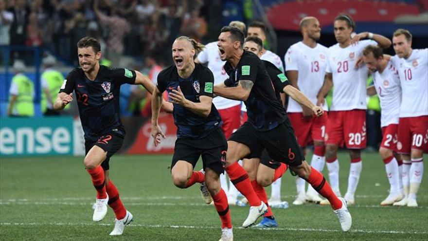 Croacia sufre mucho pero pasa en los penaltis