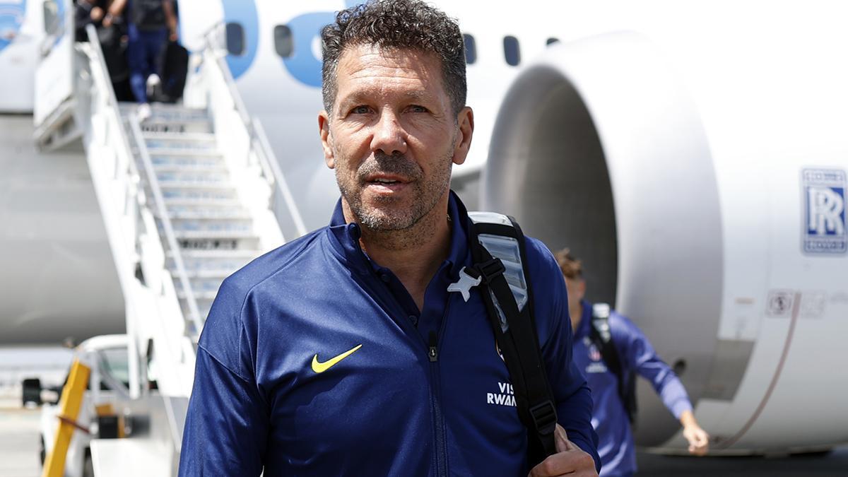 El técnico del Atlético de Madrid, Diego Simeone, a su llegada a Los Ángeles