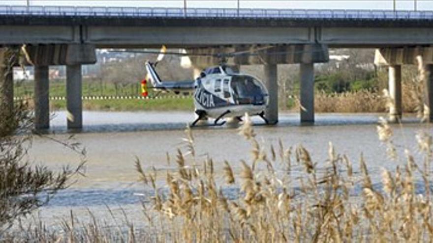 La búsqueda de la joven asesinada en Sevilla se amplía hasta la desembocadura del Guadalquivir