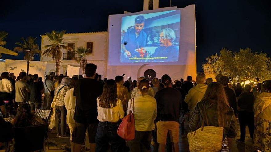 Formentera recibe con los brazos abiertos la nueva «noche del arte» | P.M.V.