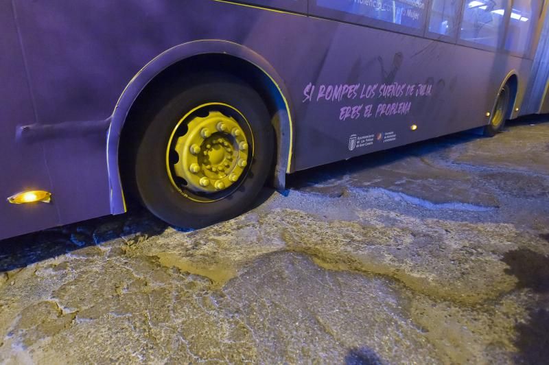 Mal estado y los baches en los accesos al intercambiador de Santa Catalina