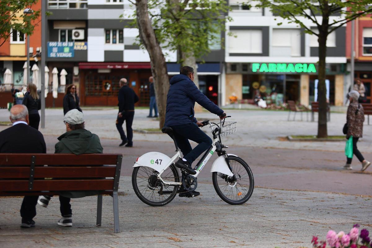 EN IMÁGENES: Los usuarios de las bicicletas de alquiler en Avilés, críticos con el estado del servicio EN IMÁGENES: Los usuarios de las bicicletas de alquiler en Avilés, críticos con el estado del servicio