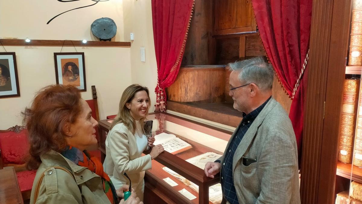 Rosa Dávila, candidata de CC a la Presidencia del Cabildo, en la RealSociedad Económica de Amigos del País.