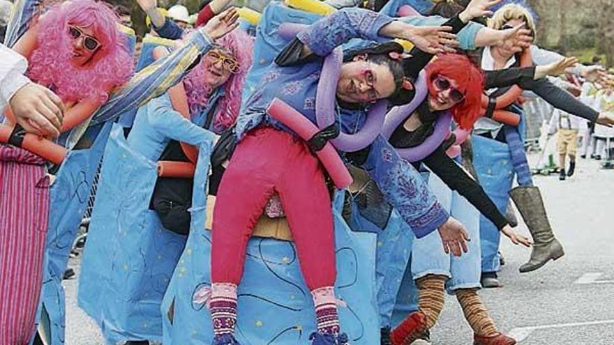 Desfile de Entroido en Moraña.  // Santos Álvarez