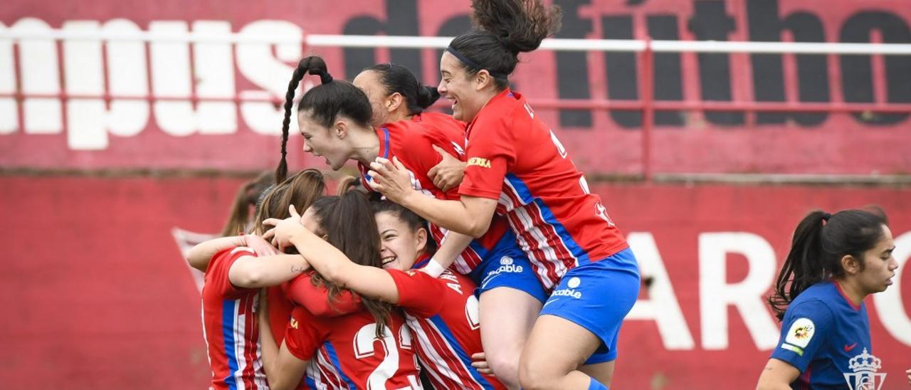 Las jugadoras del Sporting Femenino celebran un gol