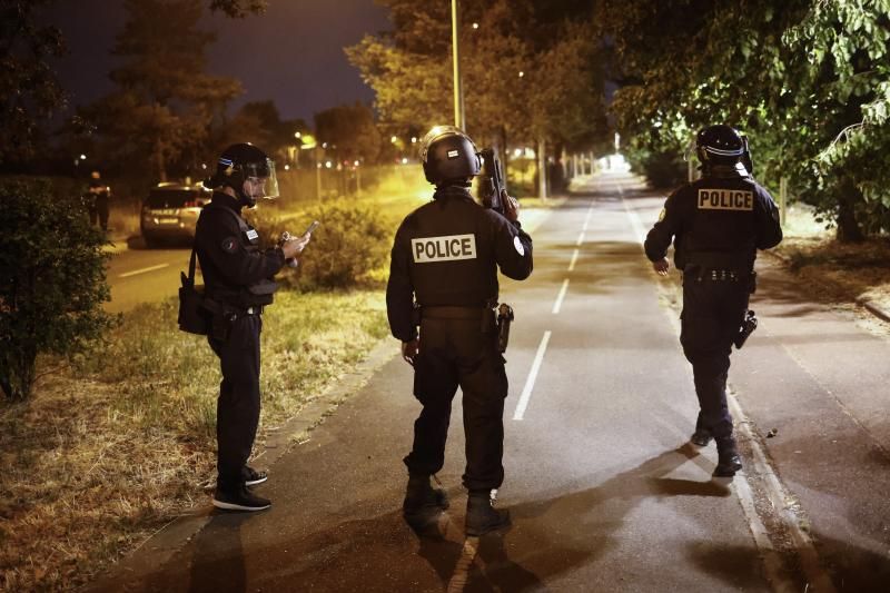 Manifestaciones violentas en Nanterre, Francia, después de que la policía matara a tiros a un joven de 17 años