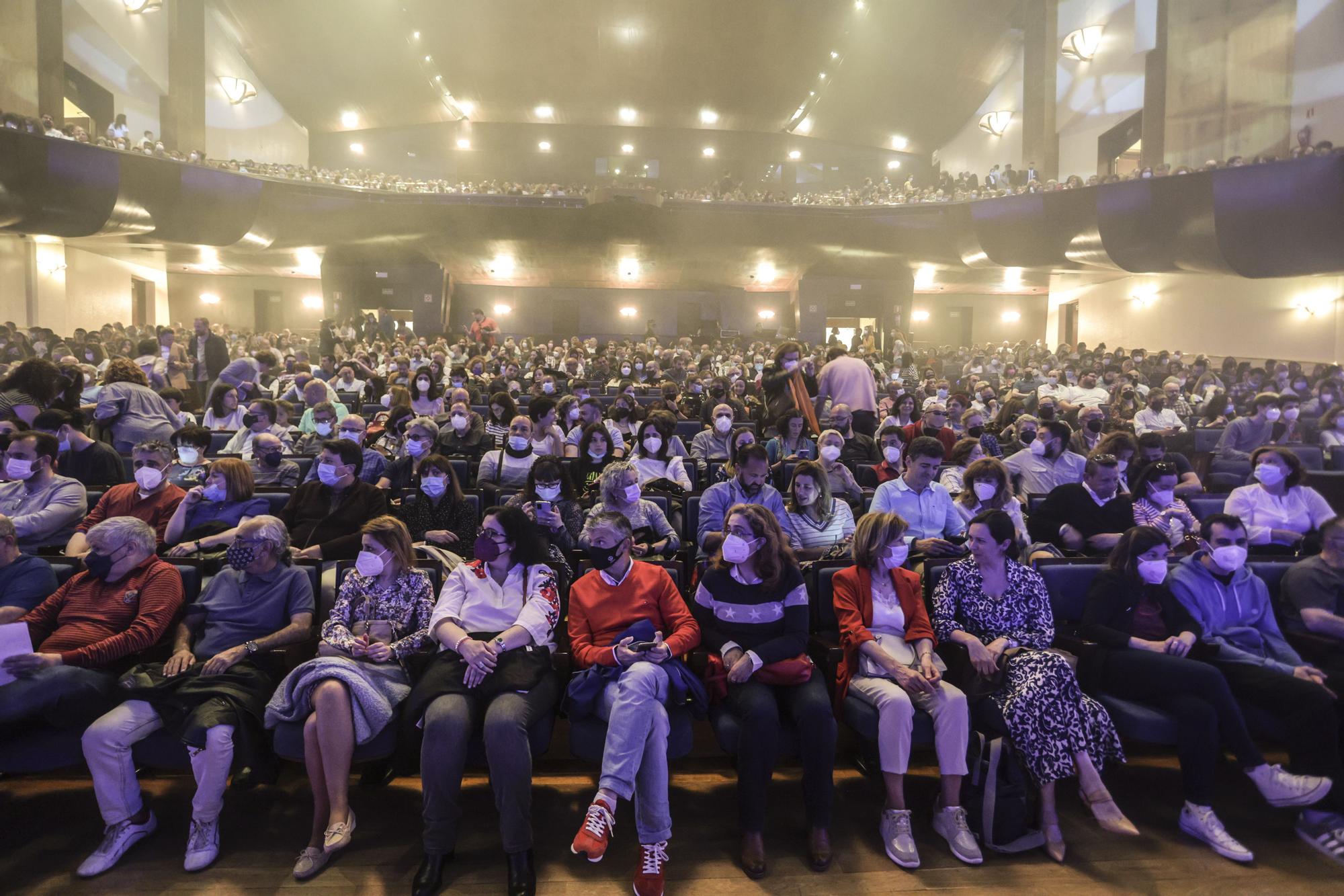 Fénix encandila al Auditorio con un concierto galáctico