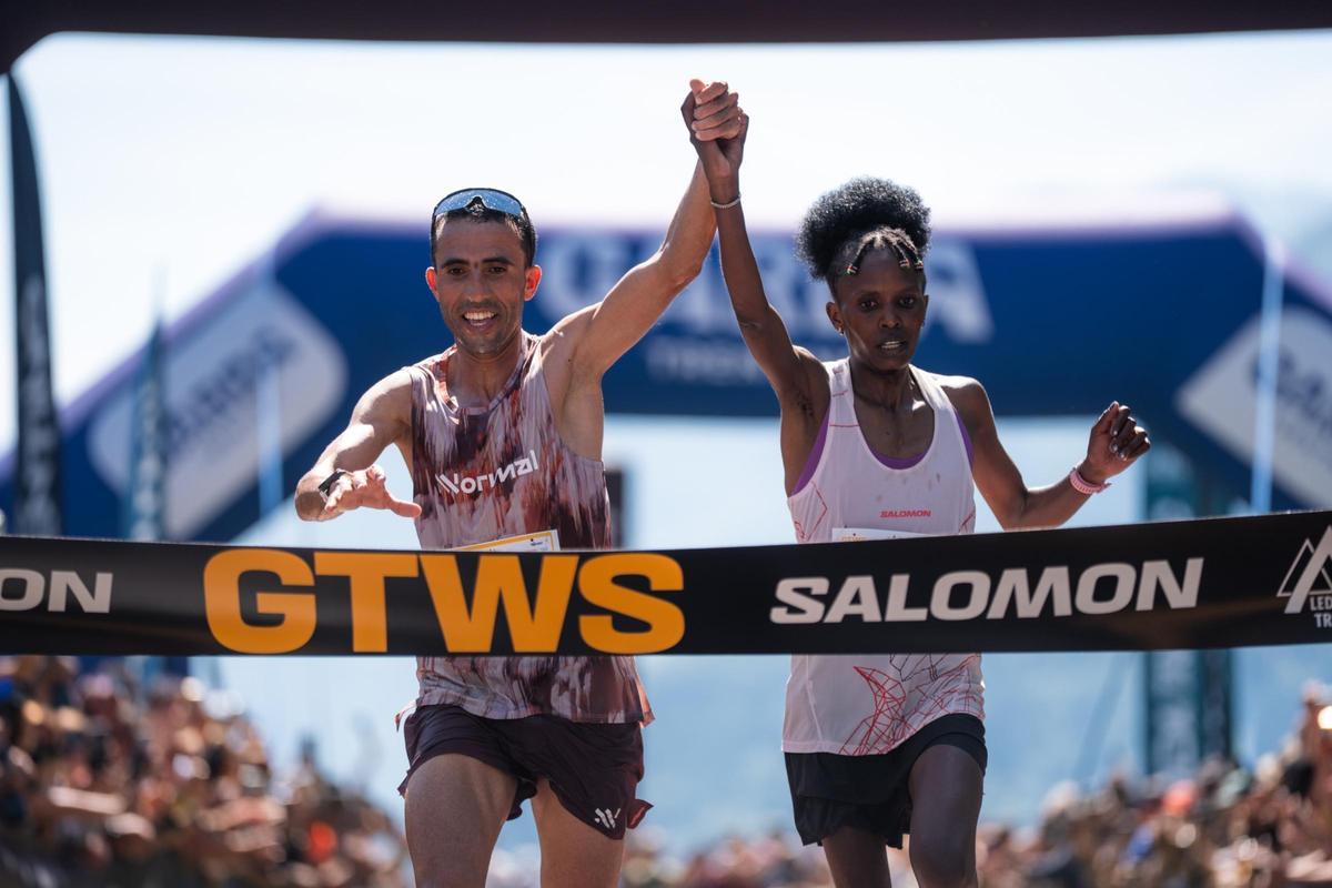 Elhousine Elazzaoui y Caroline Kimutai cruzando la meta juntos en Ledro