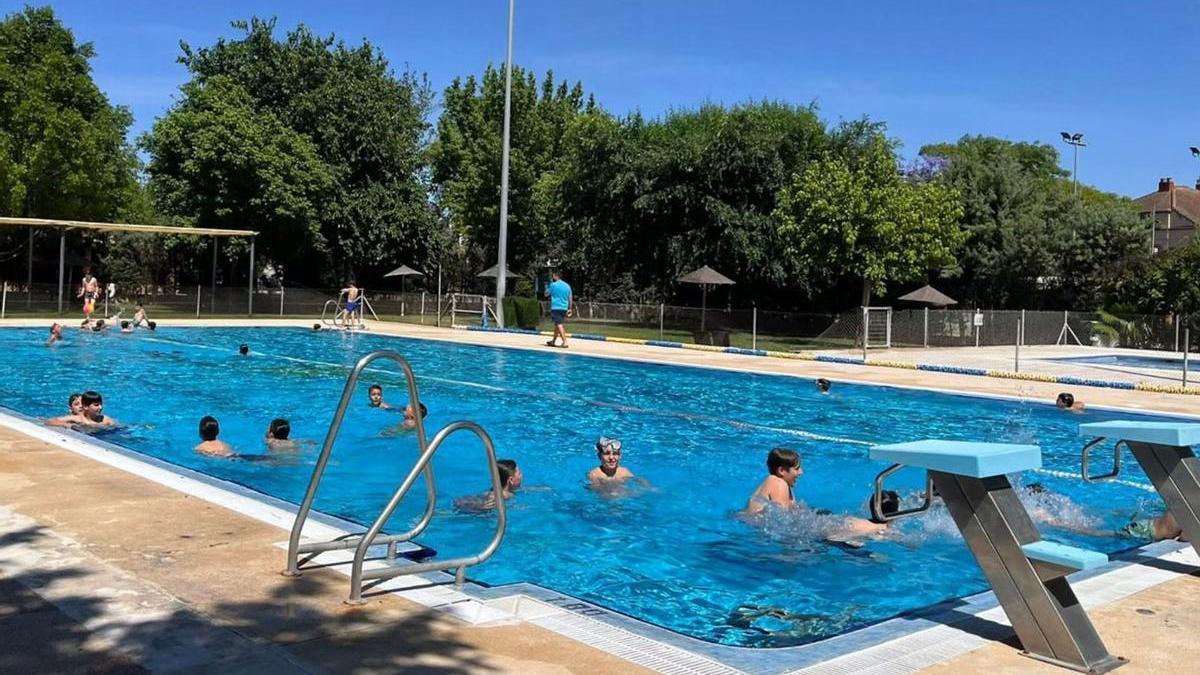 Piscina Municipal de Gines.