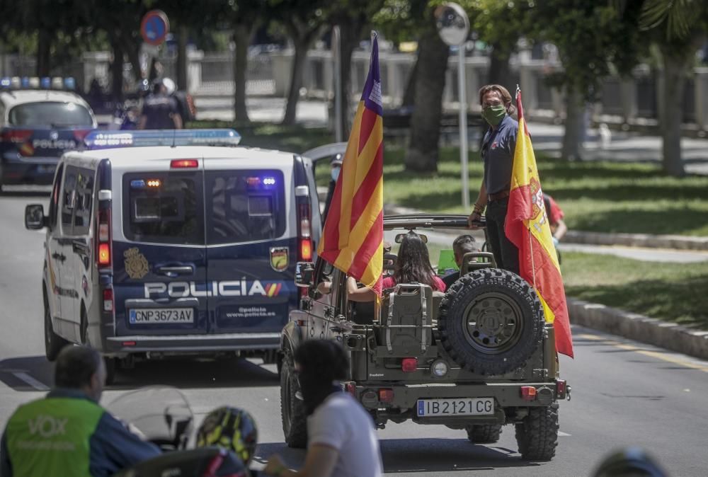 La protesta en coche de Vox colapsa el centro de Palma