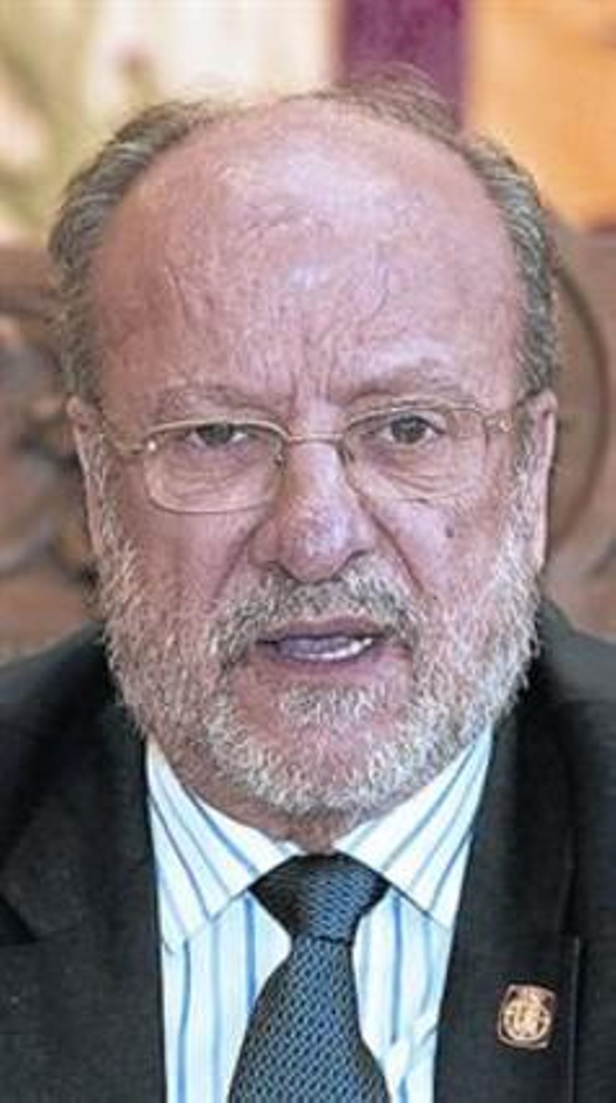 León de la Riva. León de la Riva.