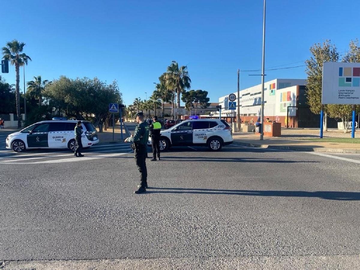 Despliegue policial por la falsa amenaza del Liceo de El Campello