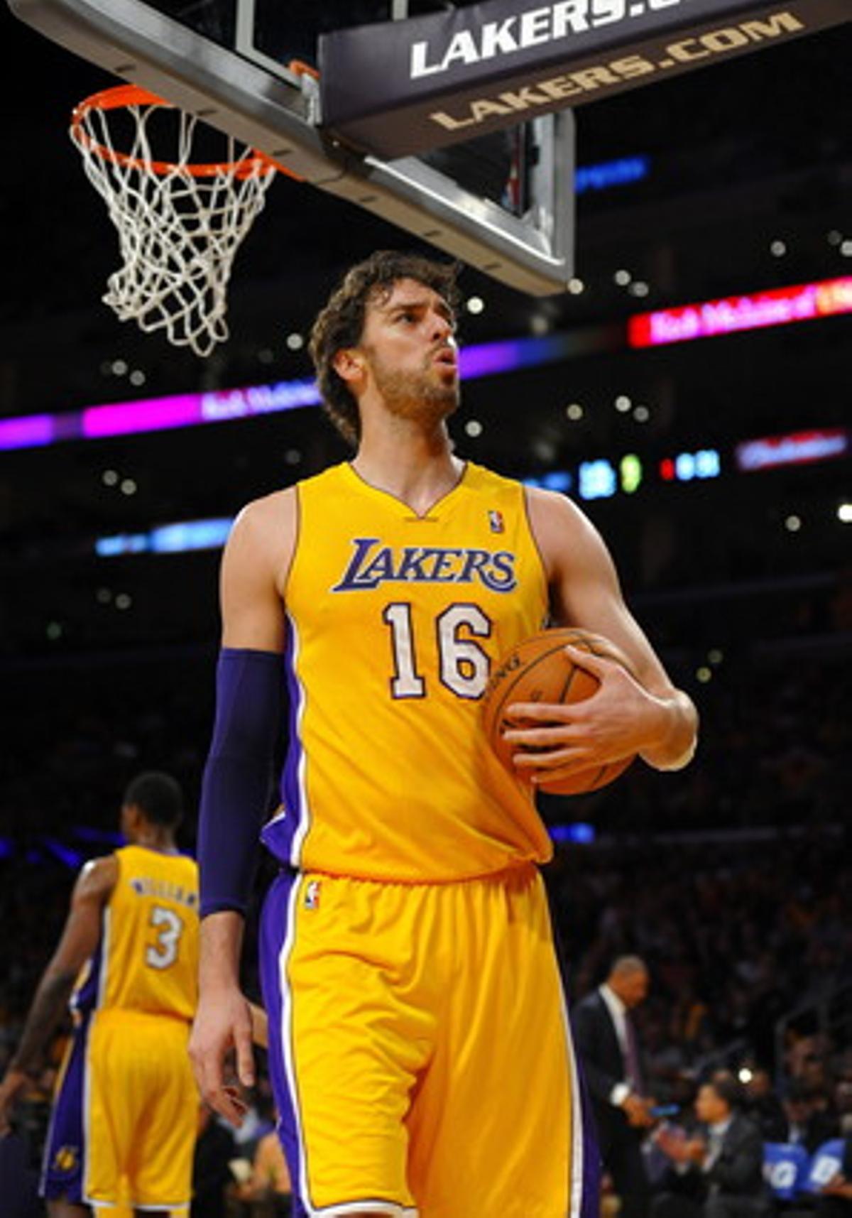 LOS ANGELES LAKERS 116- LOS ANGELES CLIPPERS 103