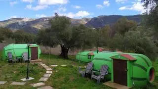 Dormir en una sandía: la divertida experiencia de un ‘Glamping’ en Málaga