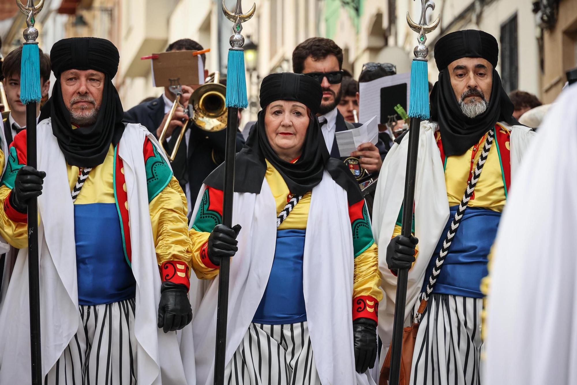 La trilogIa festera de Alcoy despierta con la Diana
