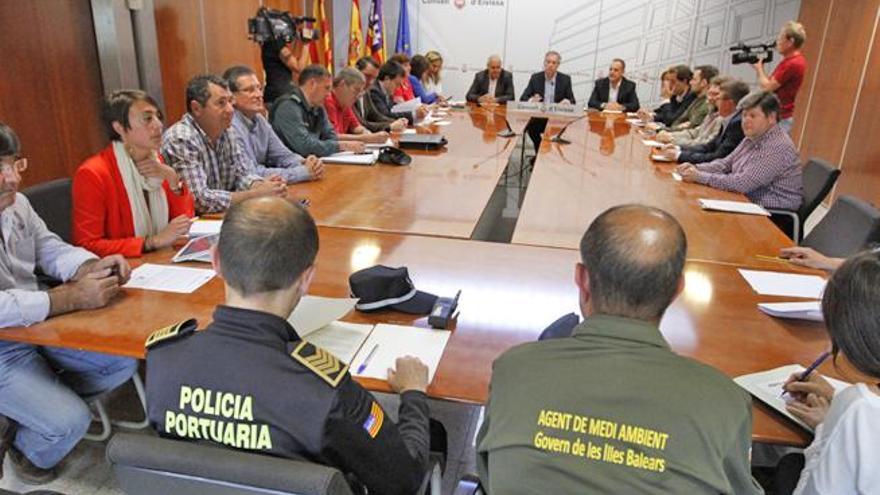 La reunión tuvo lugar ayer en la sede del Consell de Ibiza.