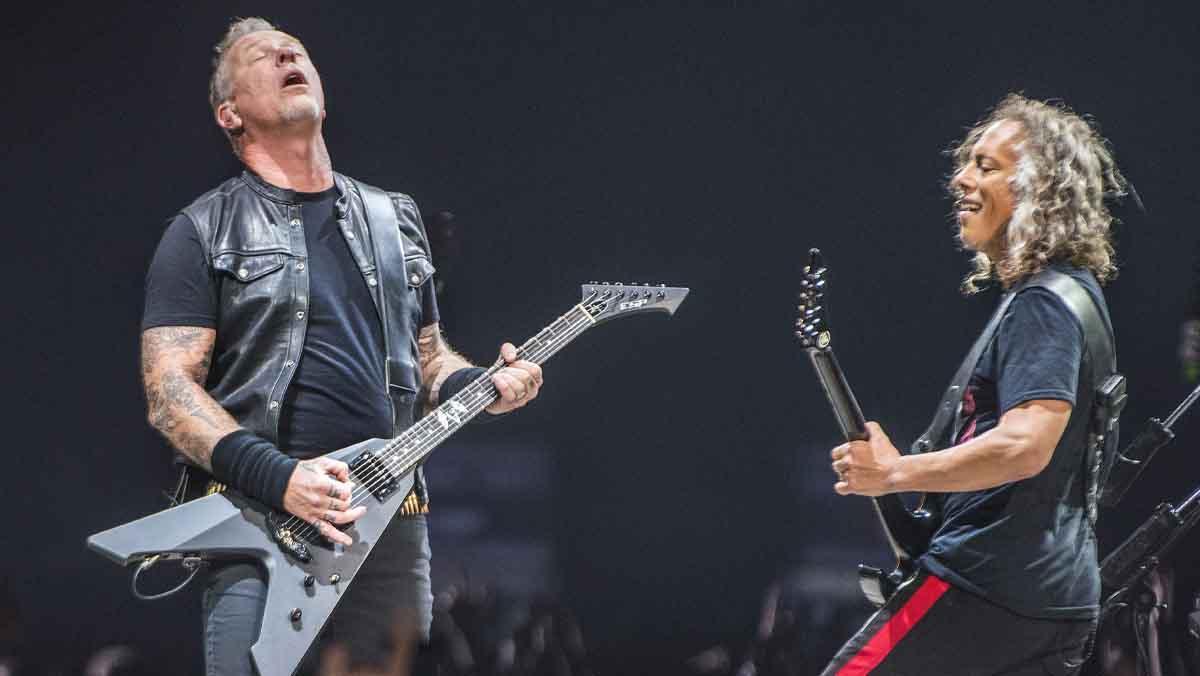 Metallica interpreta a Peret en el Palau Sant Jordi.