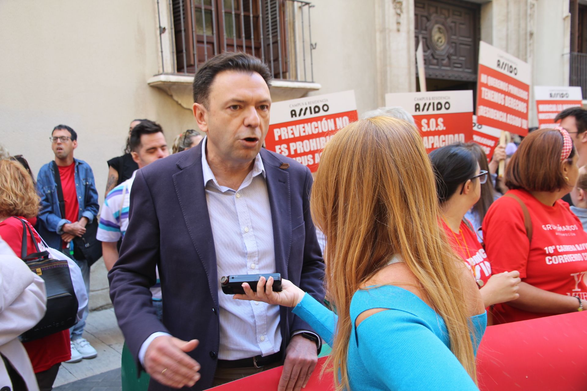 Concentración de Assido en Murcia ante la CHS