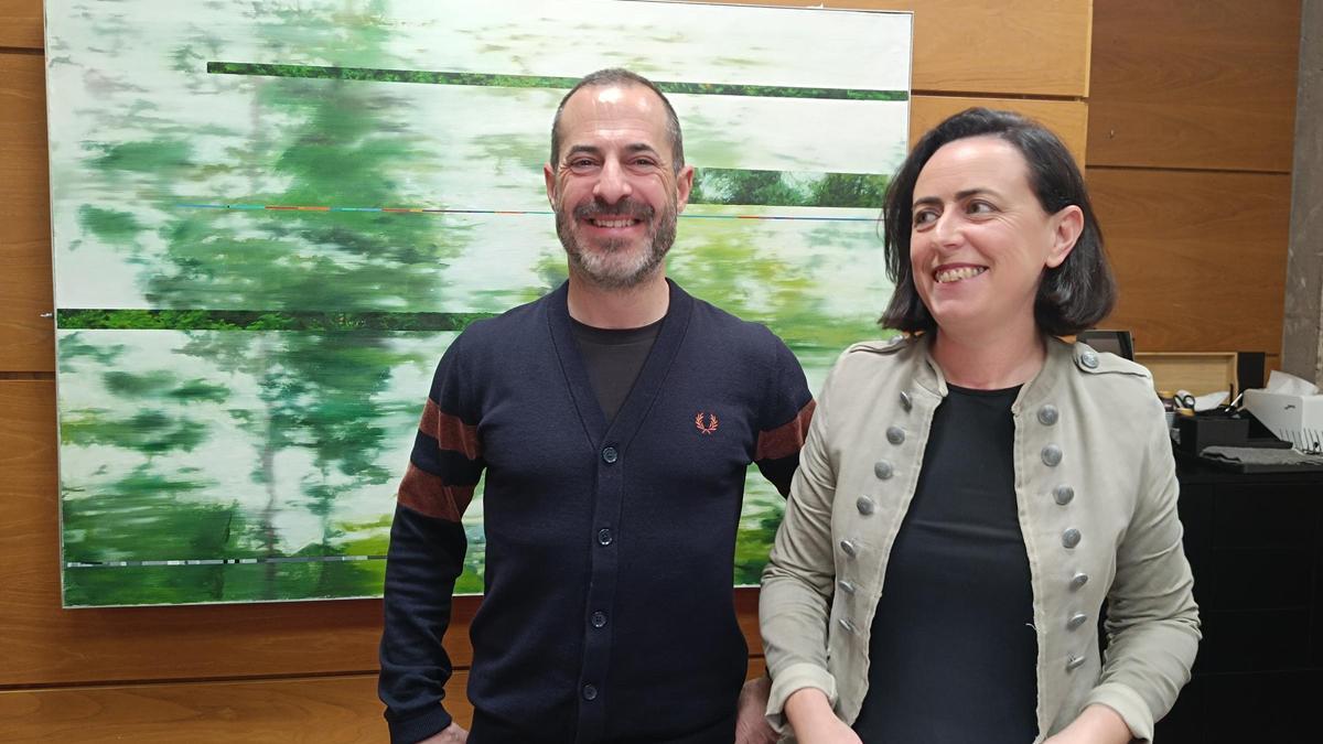 Ángel García y Marta Piquero, este martes en el Ayuntamiento de Siero.