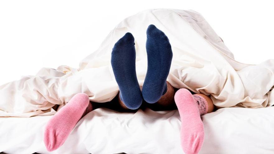 Otro mito que se cae: dejarte puestos los calcetines durante el sexo es más que recomendable