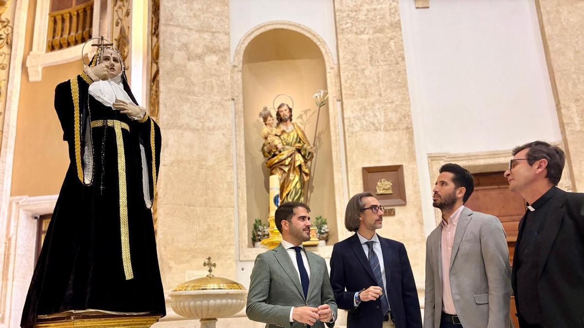 Presentación del estudio a cargo del restaurador e investigador Juan Antonio Fernández Labaña, este jueves en la iglesia de San Lorenzo.