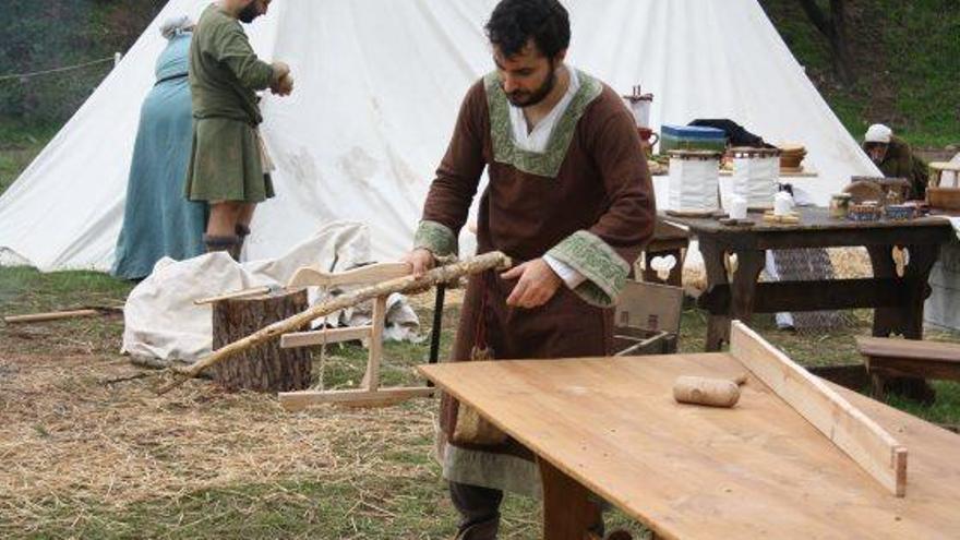 Recreació d&#039;un campament de l&#039;edat mitjana que va tenir lloc a l&#039;espai on es vol fer el poblat, l&#039;any passat