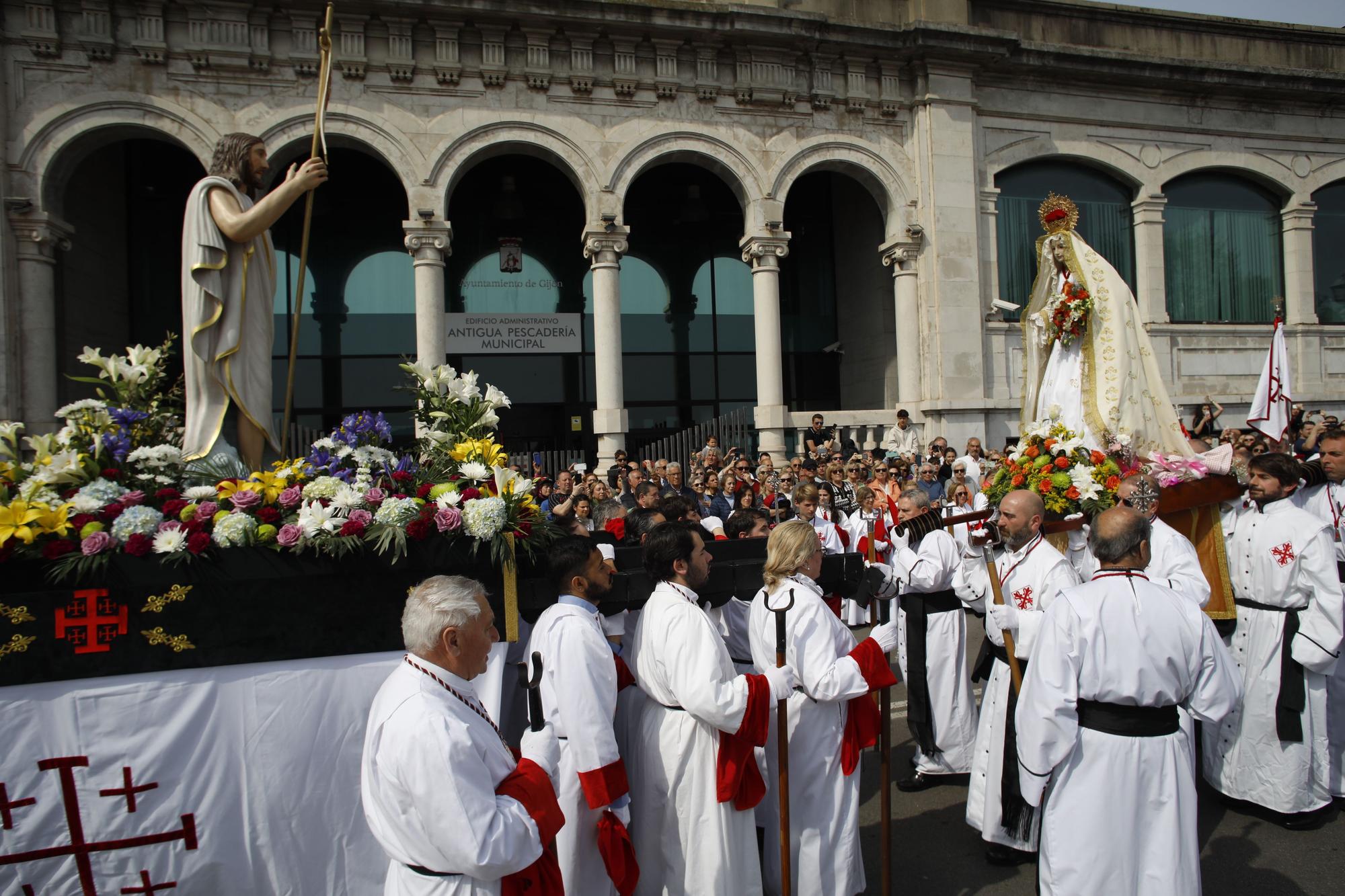 En imágenes: Así fue la procesión del Domingo de Resurrección para poner el broche a la Semana Santa de Gijón