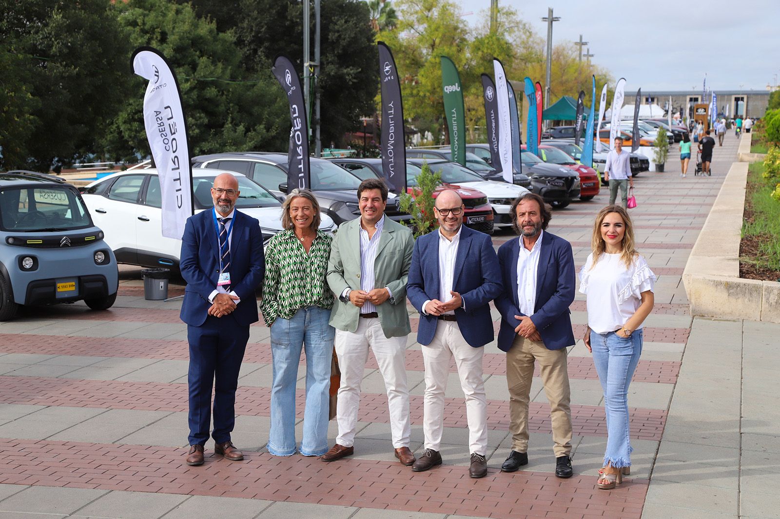 El Vial acoge una gran exposición de vehículos eléctricos