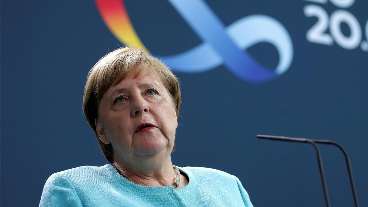 zentauroepp54552860 german chancellor angela merkel speaks to reporters after eu200819153609