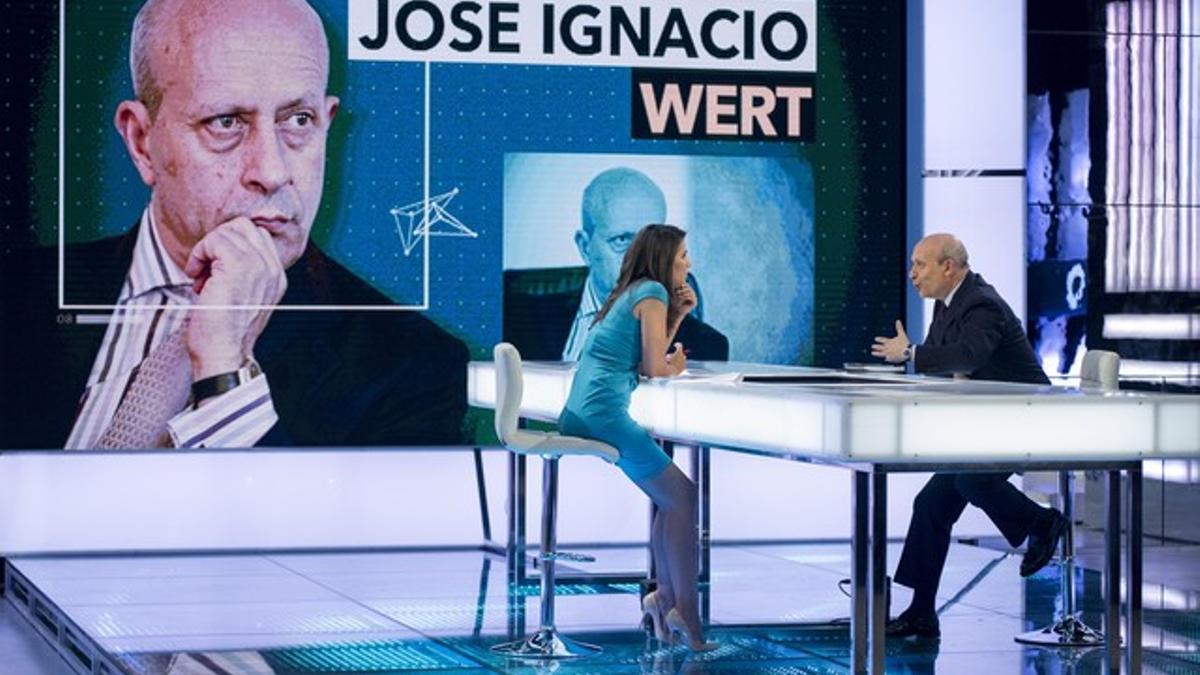 El ministro Wert, en un momento de la entrevista con Ana Pastor, en 'El Objetivo' de La Sexta.