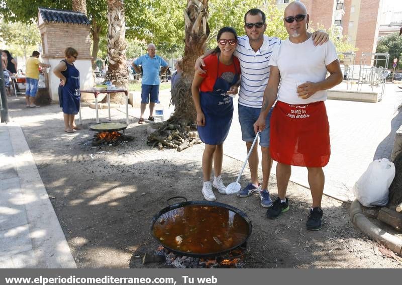 GALERÍA DE FOTOS - Fiestas en el Barrio del Serrallo. Dia de Paellas