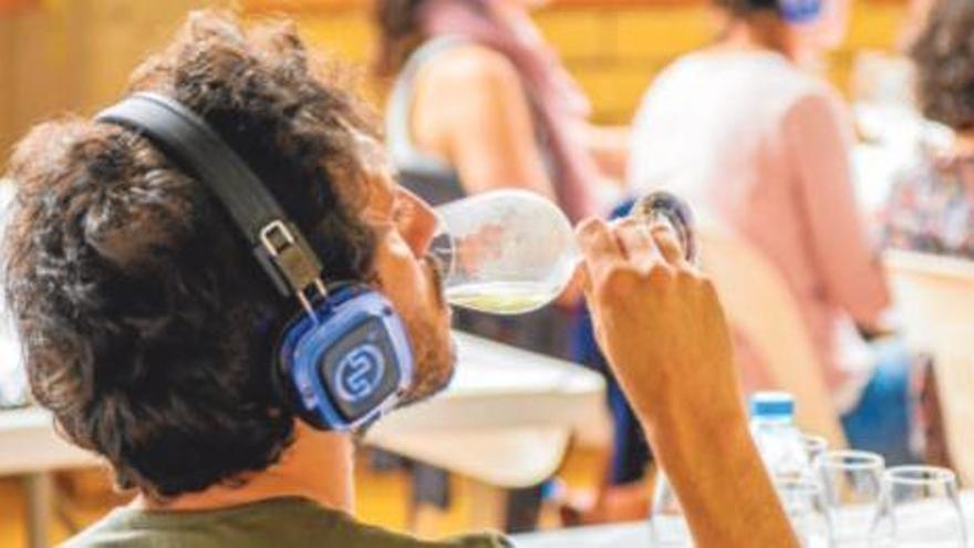 Un moment del tast de vins amb música