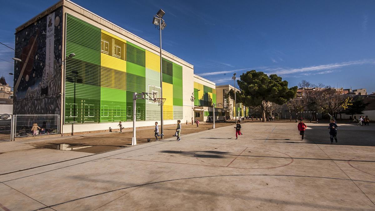 Patio de la Escuela Pau Casals de Rubí.