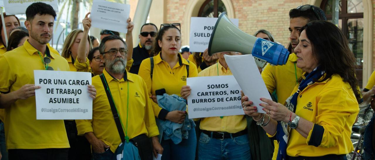 Movilización del personal de Correos en Málaga contra la &quot;precariedad laboral&quot;