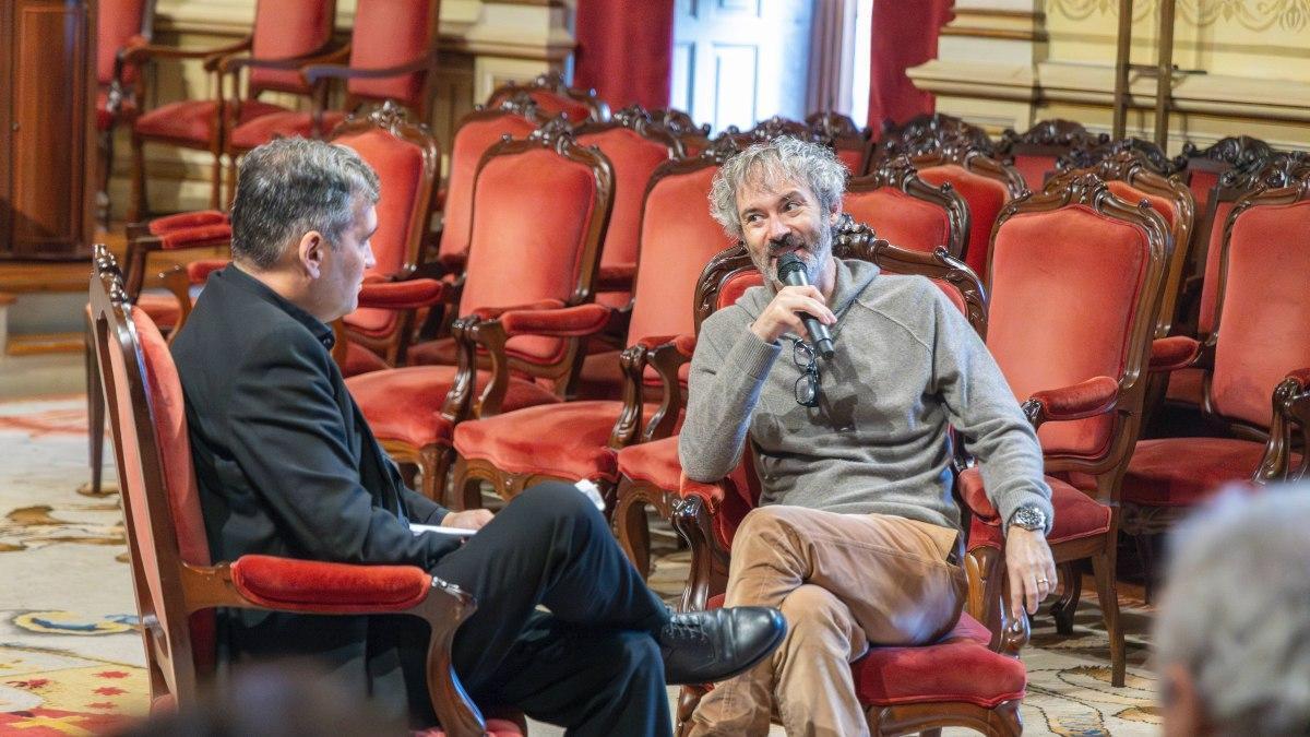 James Rhodes durante una visita previa a Santiago en un acto de la USC.