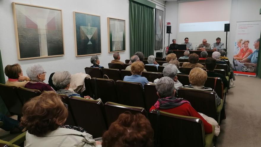 Toro fomenta el aprendizaje de los mayores