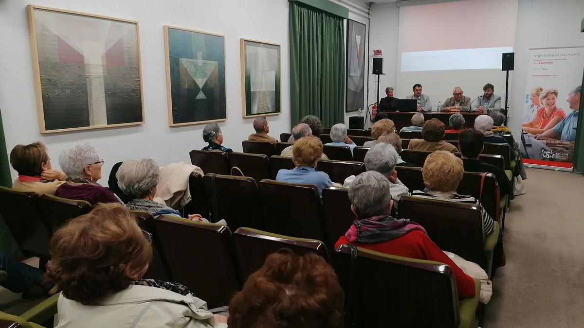 Alumnos del programa, en una clase impartida en la sede de Toro