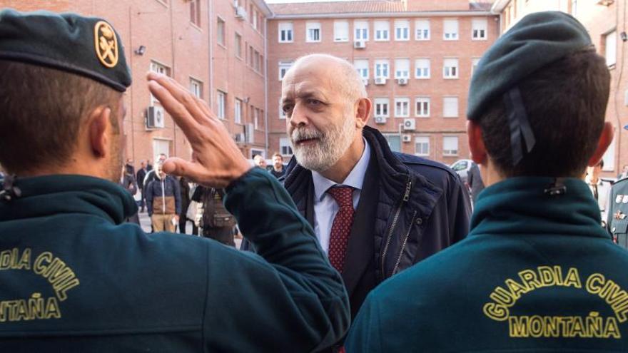 Azón, director general de la Guardia Civil.