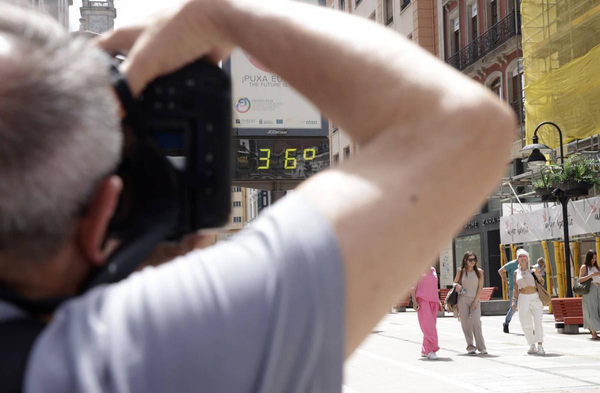 EN IMÁGENES: Asturias bate su récord histórico de calor en un mes de mayo EN IMÁGENES: Asturias bate su récord histórico de calor en un mes de mayo