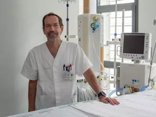 El doctor Juan Carlos de Carlos, coordinador de Pediatría en Baleares: «Ningún niño debe estar ni un solo segundo sin vigilancia cuando está en el agua»