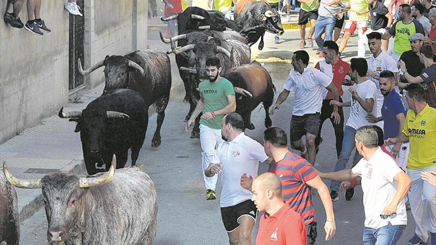 TVCS vive en directo los festejos de les Alqueries, Almassora y Onda