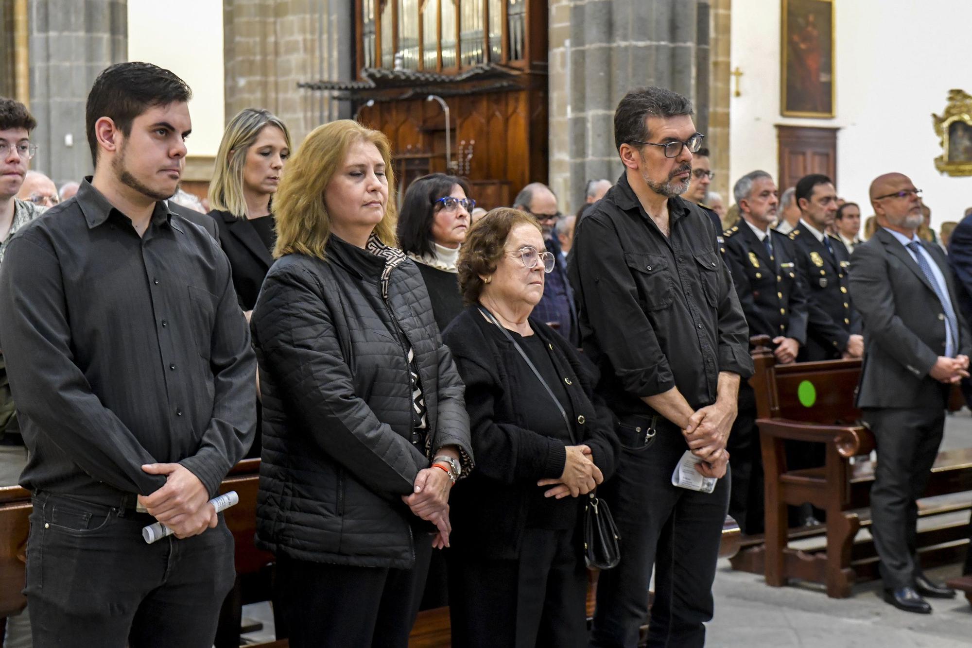 Funeral en Santa Ana por la familia grancanaria fallecida en un accidente de tráfico en Rumanía