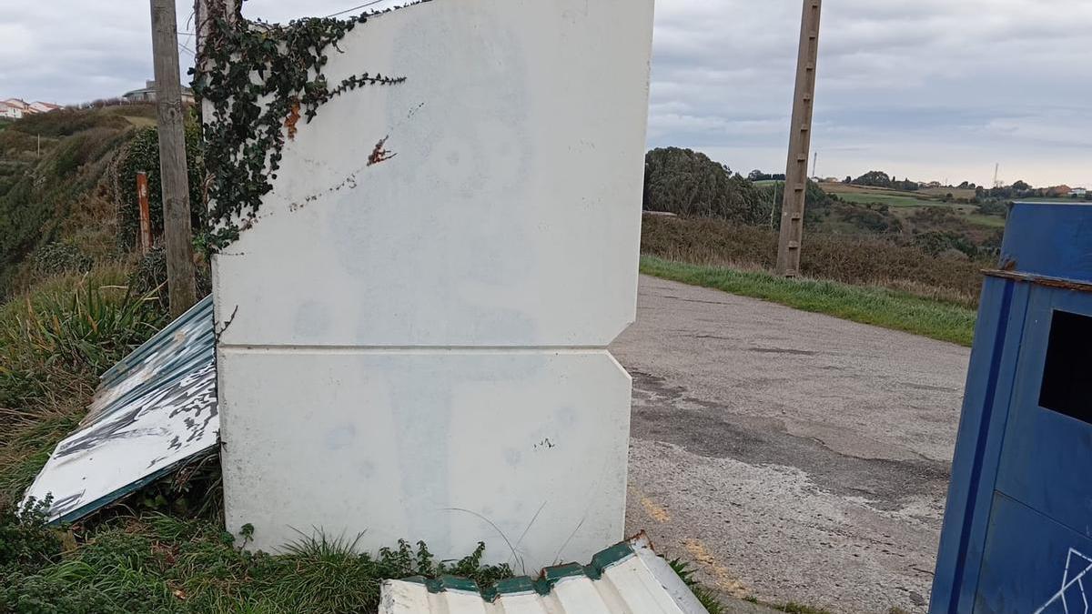 EN IMÁGENES: Vecinos de Gozón denuncian los desperfectos en una de las zonas más turísticas del concejo