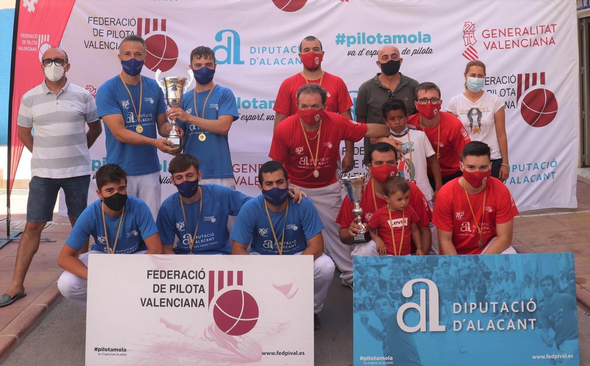 Finalistes de la 3ª categoria de Llargues, disputada entre els equips d’Orba i Ondara, on els ondarencs, segons de la lliga regular, es van imposar als primers.