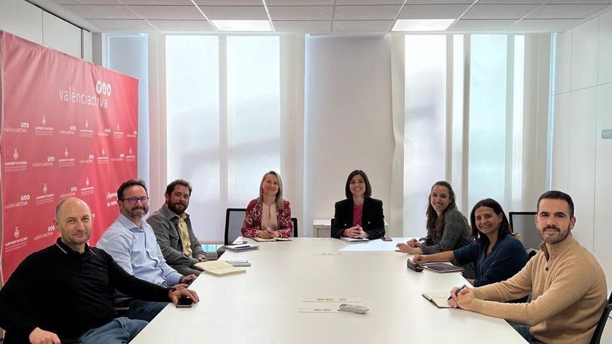 Valencia activa, AVAESEN y Dinapsis Valencia junto al resto de corporates que componen la iniciativa Clean Connect VLC.